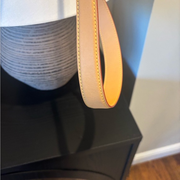 Authentic Louis Vuitton Monogram Tambourin NM Crossbody Bag - Picture 14 of 14